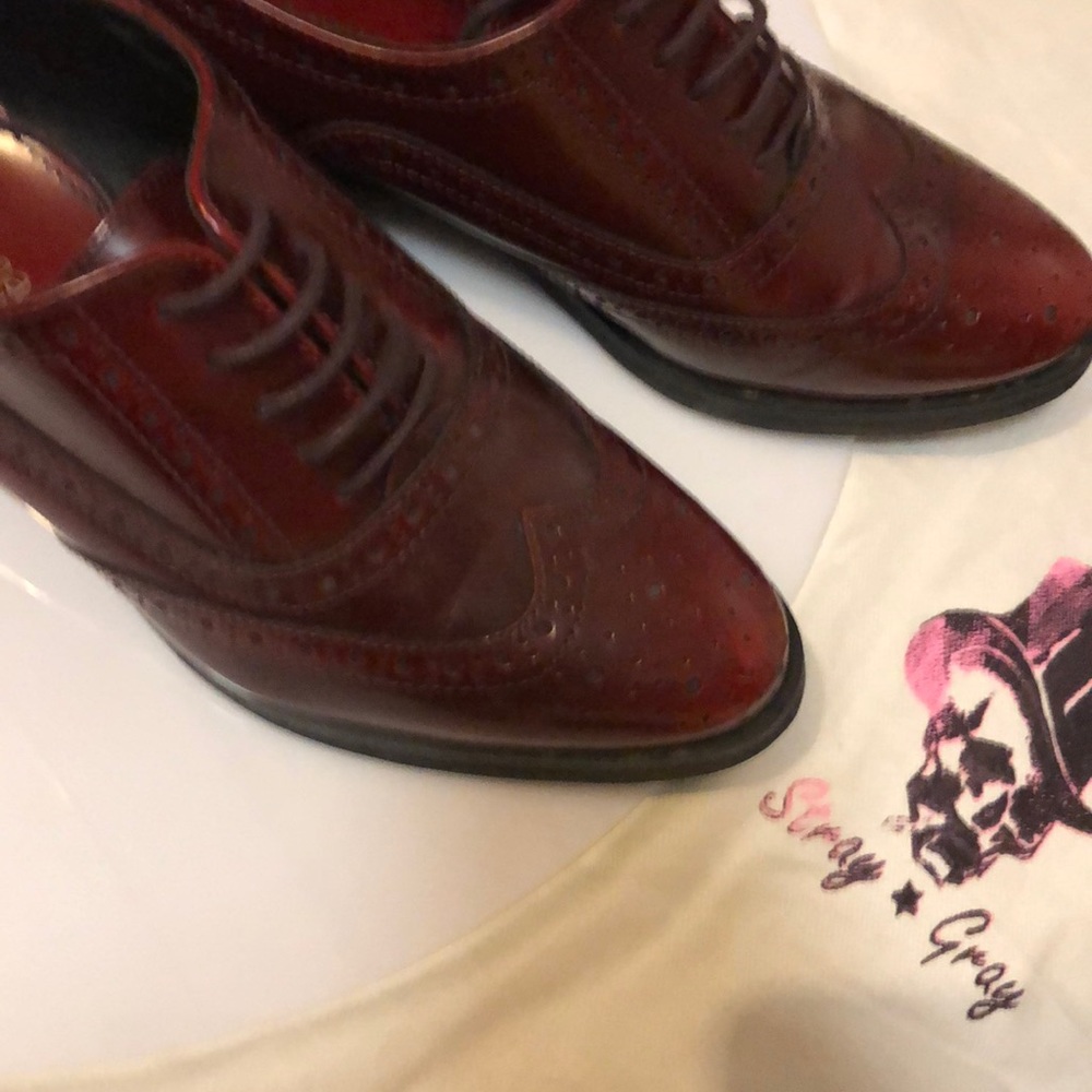 Women’s wingtips
